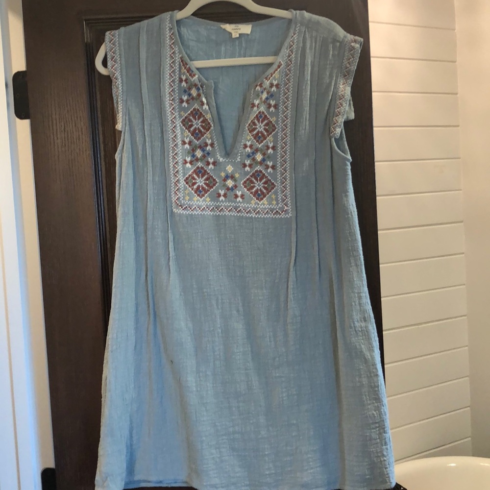 Entro embroidered pocket dress